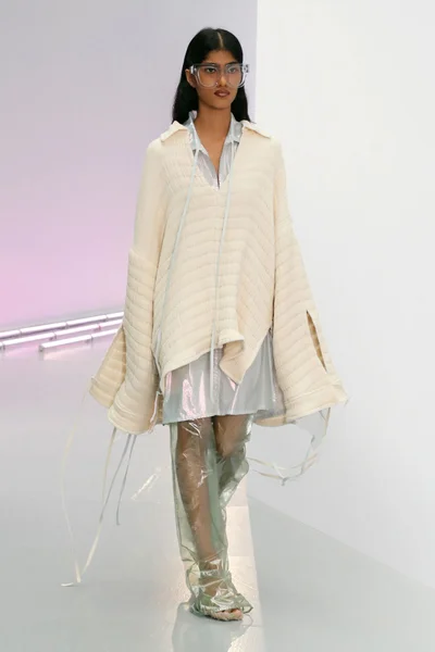 Look 2